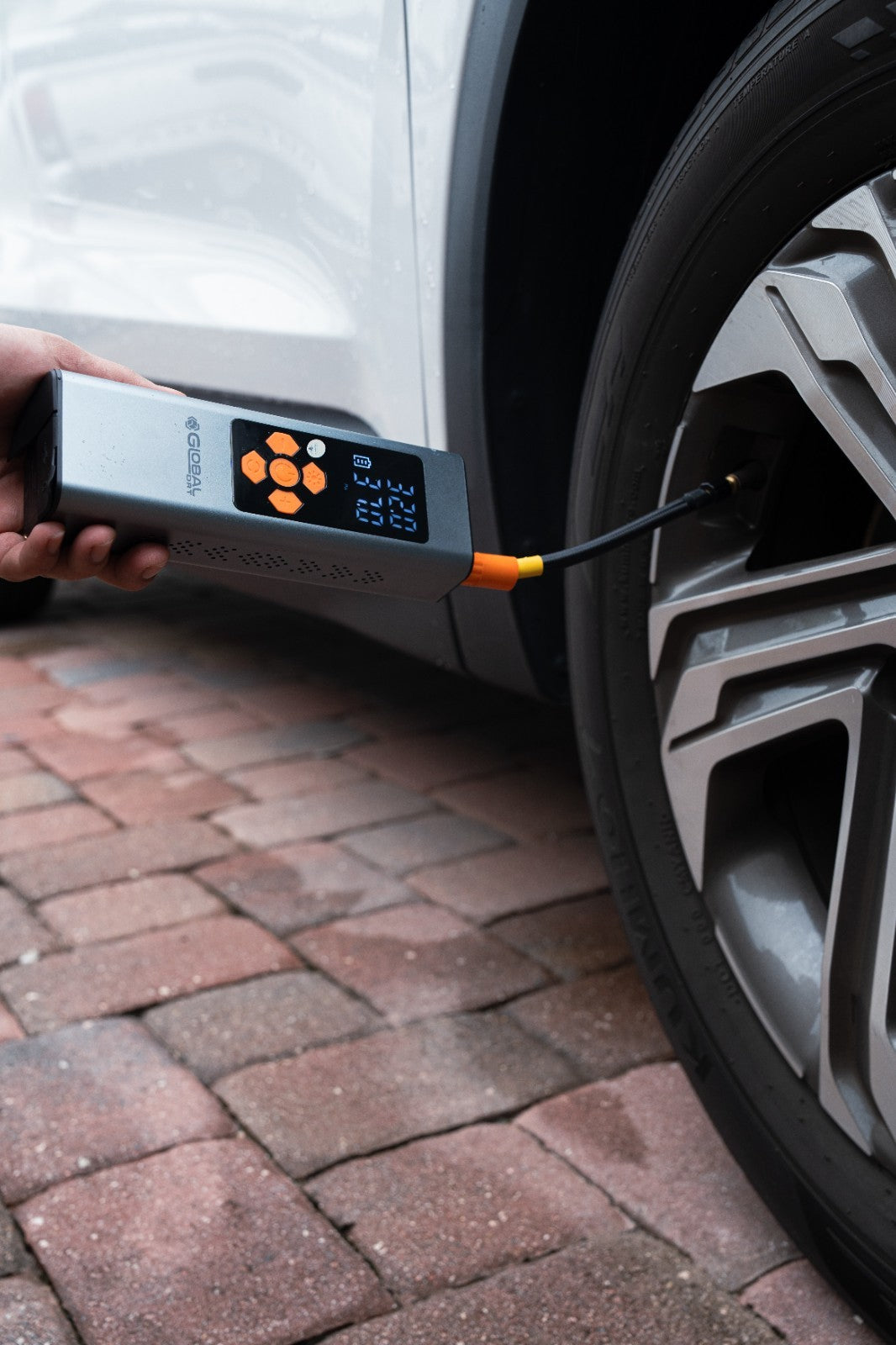 Portable Digital Tire Inflator 150 PSI Cordless Rechargeable Compressor Car Bike